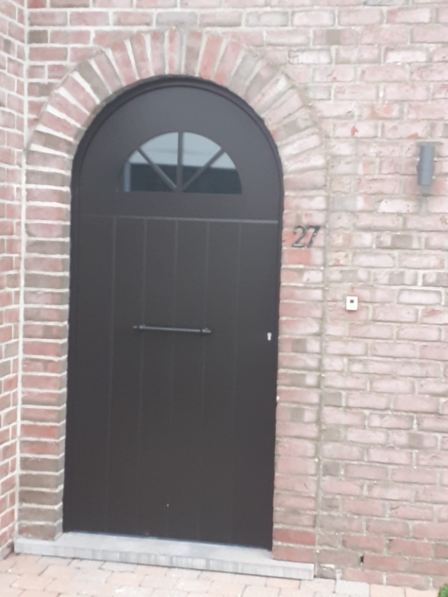 Landelijke bruine buitendeur